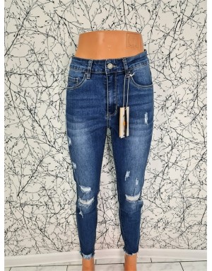Moteriški didelių dydžių trumpesnio modelio džinsai